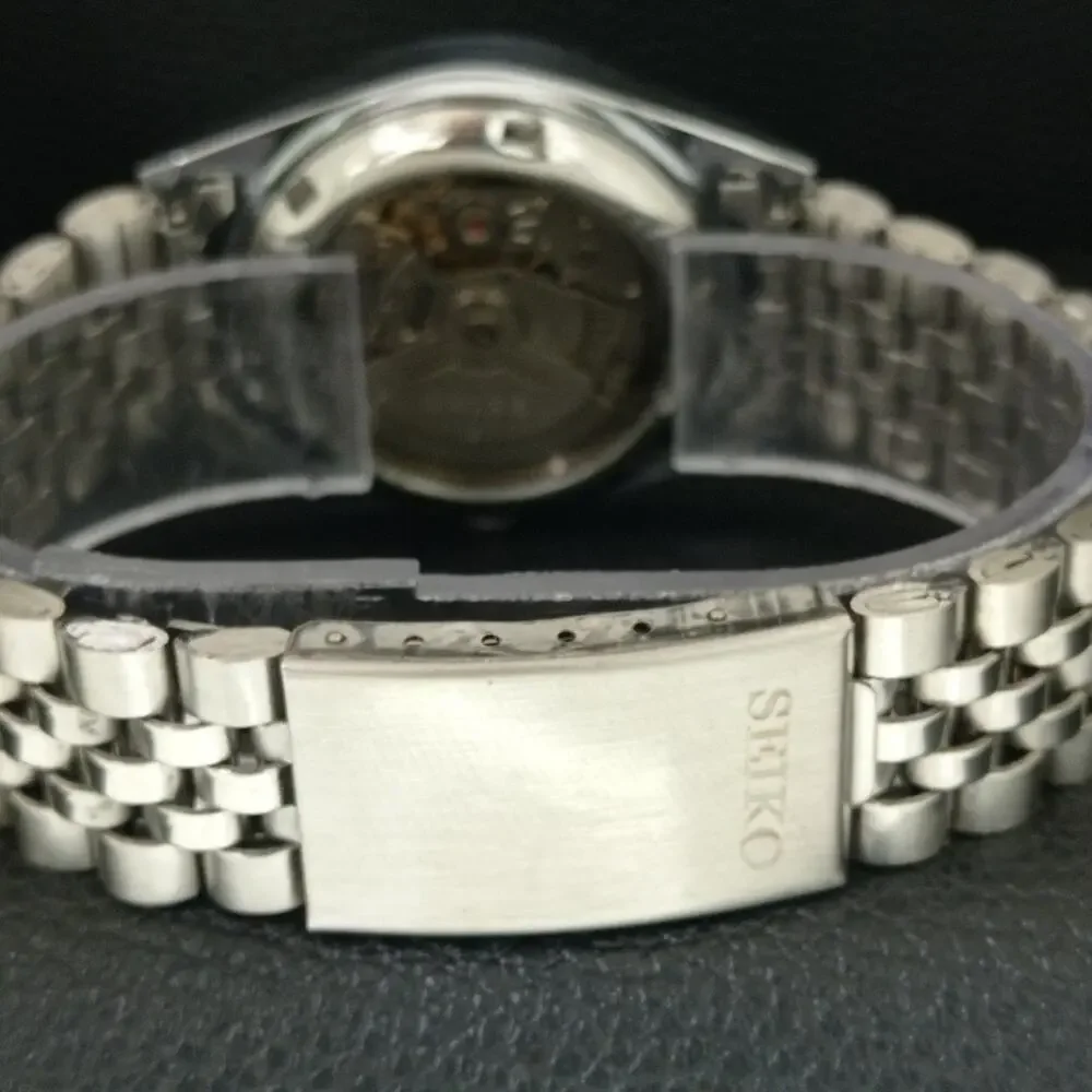 Vintage 1985 Seiko Automatic Mens Silver Watch W/daydate & Silver accents